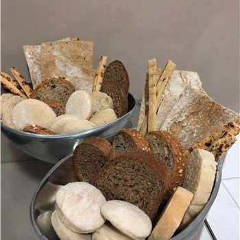 Cesto de pães artesanais